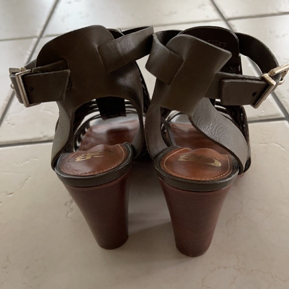 Gianni Bini Caged Heel Heart Braker Olive Green 8 - Picture 11 of 11